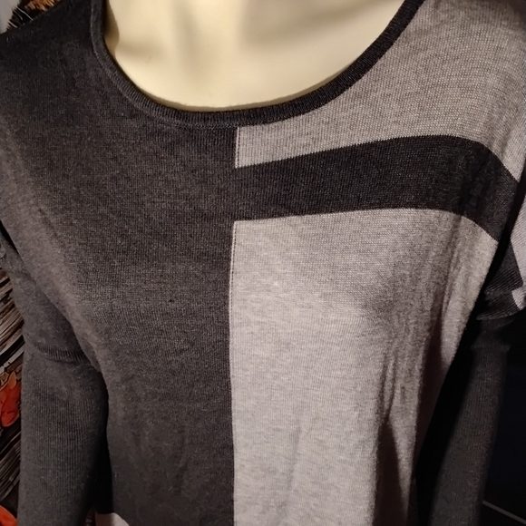 Joan Vass Women's Size Large Gray Soft Cashmere Blend Relaxed Fit Sweater - Picture 3 of 5